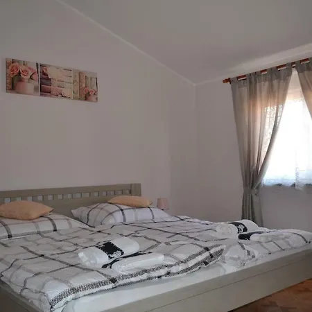 Apartman Ika Umag Exterior photo