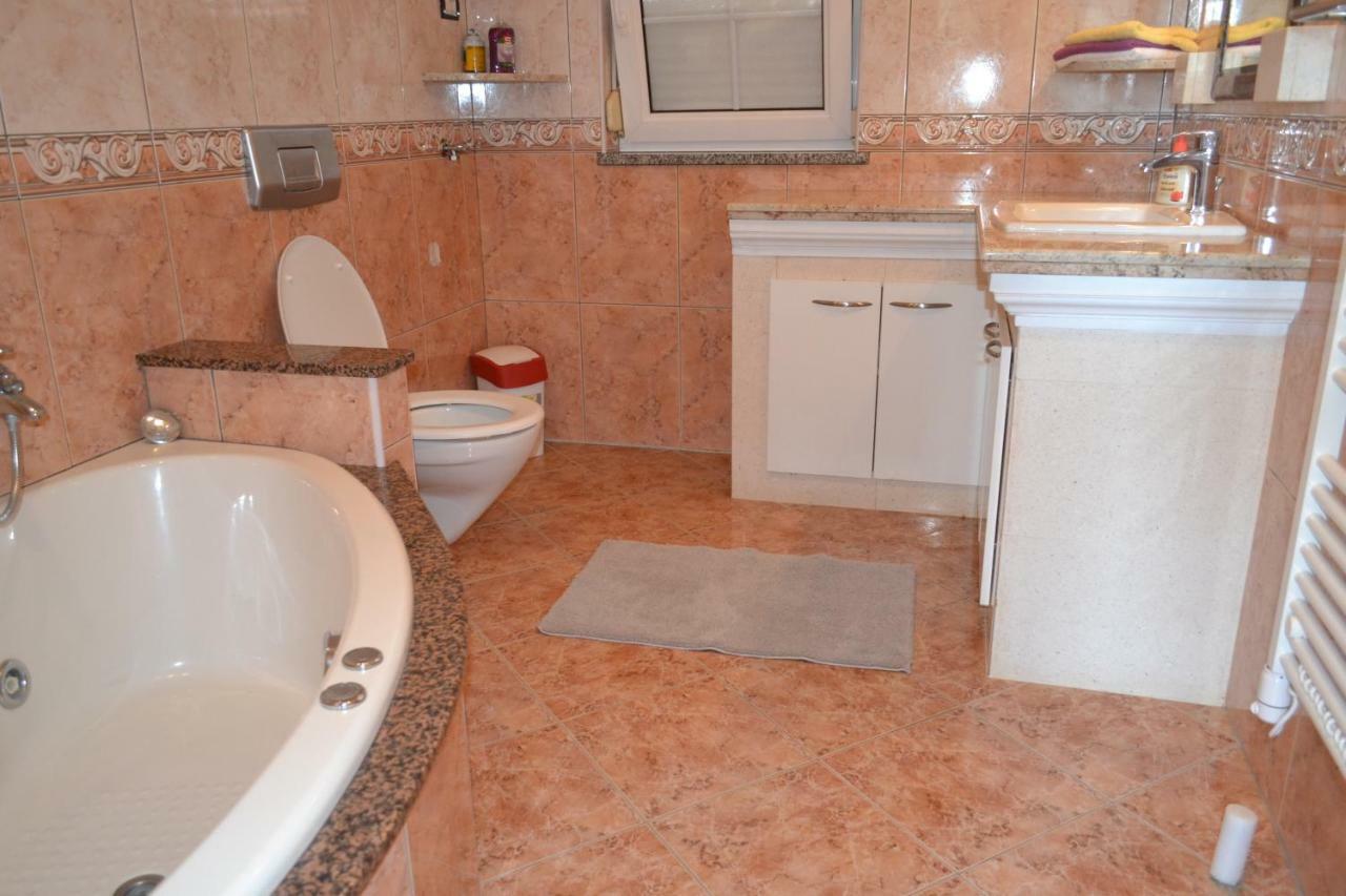 Ika Apartment *